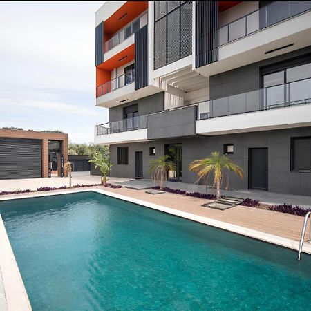 Havalimanina Yakin 1+1 Lux Suite Aksu  Экстерьер фото